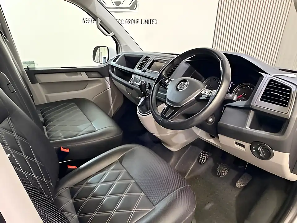 Used 2019 Volkswagen Transporter Highline White - Interior and Exterior details 3