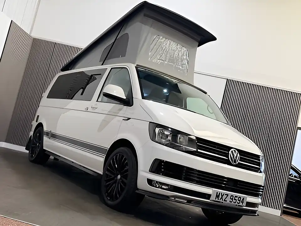 Used 2019 Volkswagen Transporter Highline White - Interior and Exterior details 7