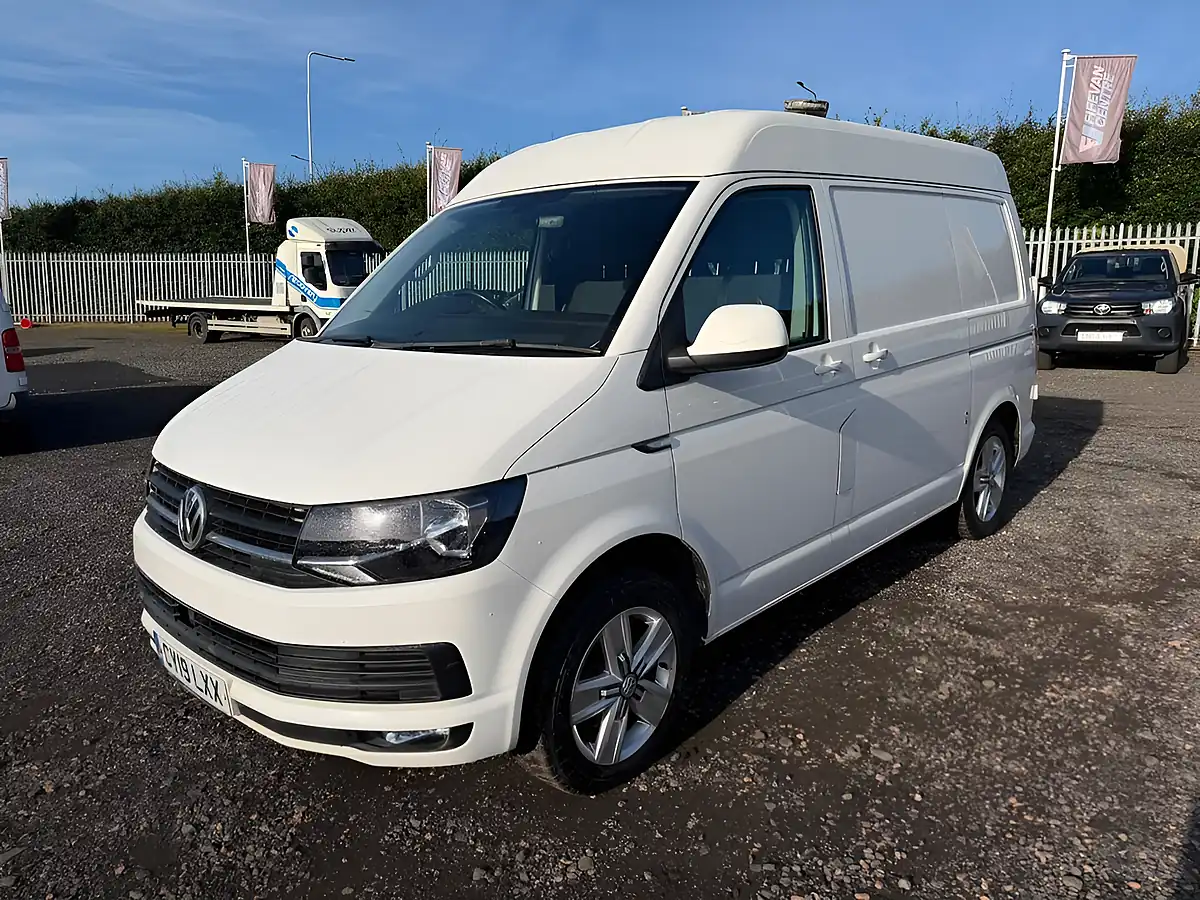 Used 2019 Volkswagen Transporter Highline White - Interior and Exterior details 3