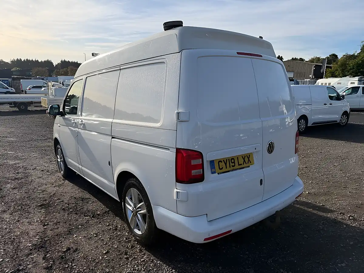 Used 2019 Volkswagen Transporter Highline White - Interior and Exterior details 5
