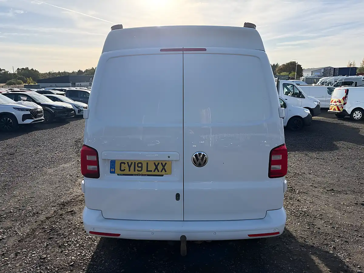 Used 2019 Volkswagen Transporter Highline White - Interior and Exterior details 6