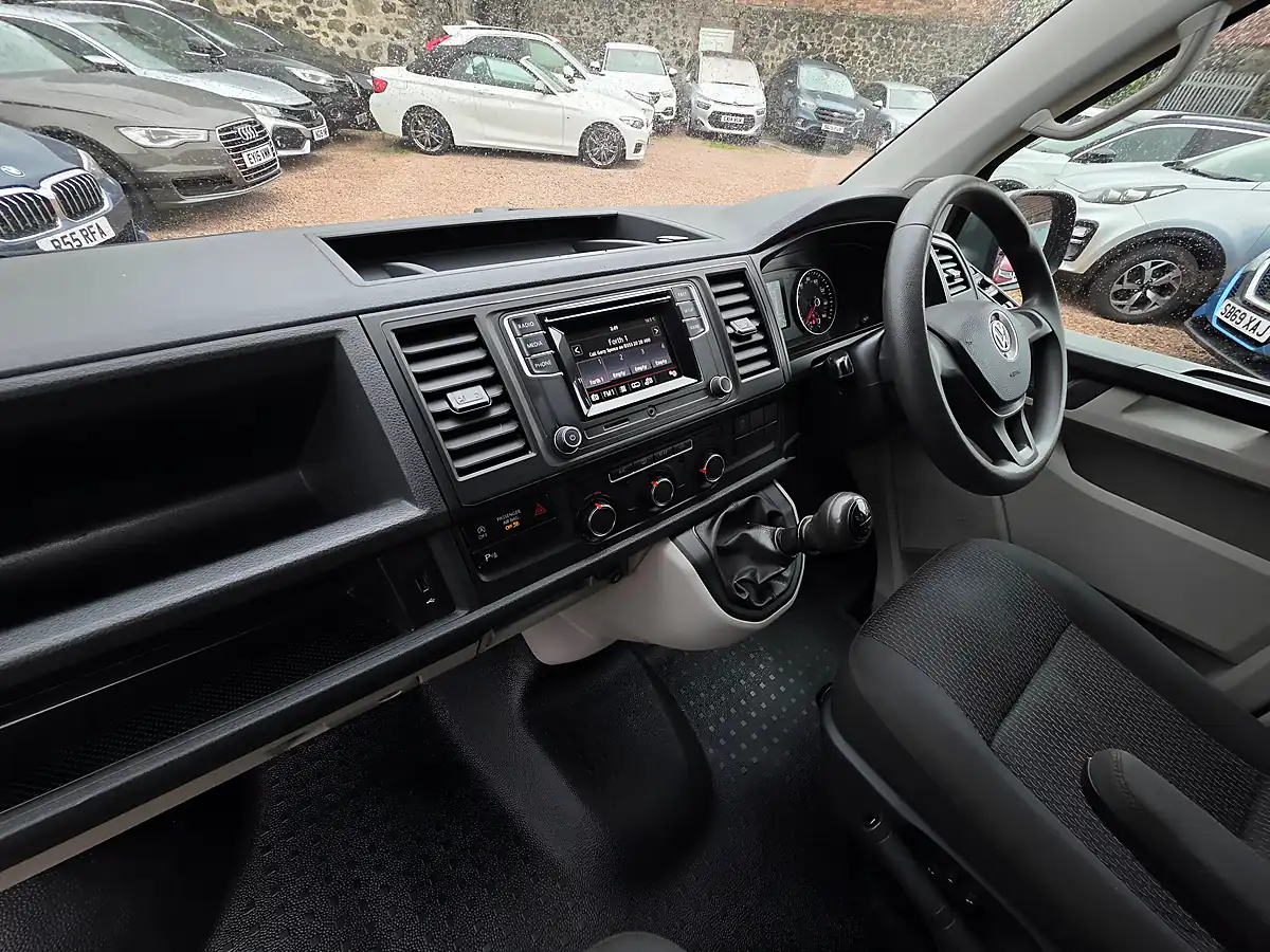 Used 2019 Volkswagen Transporter Shuttle S Indium Grey Metallic - Interior and Exterior details 9