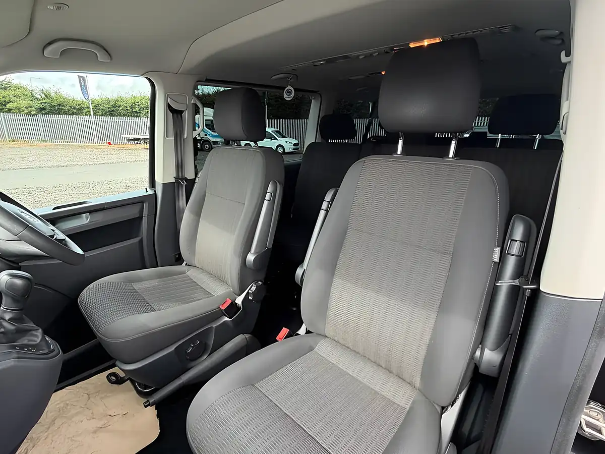 Used 2019 Volkswagen Transporter Shuttle Se Black - Interior and Exterior details 10