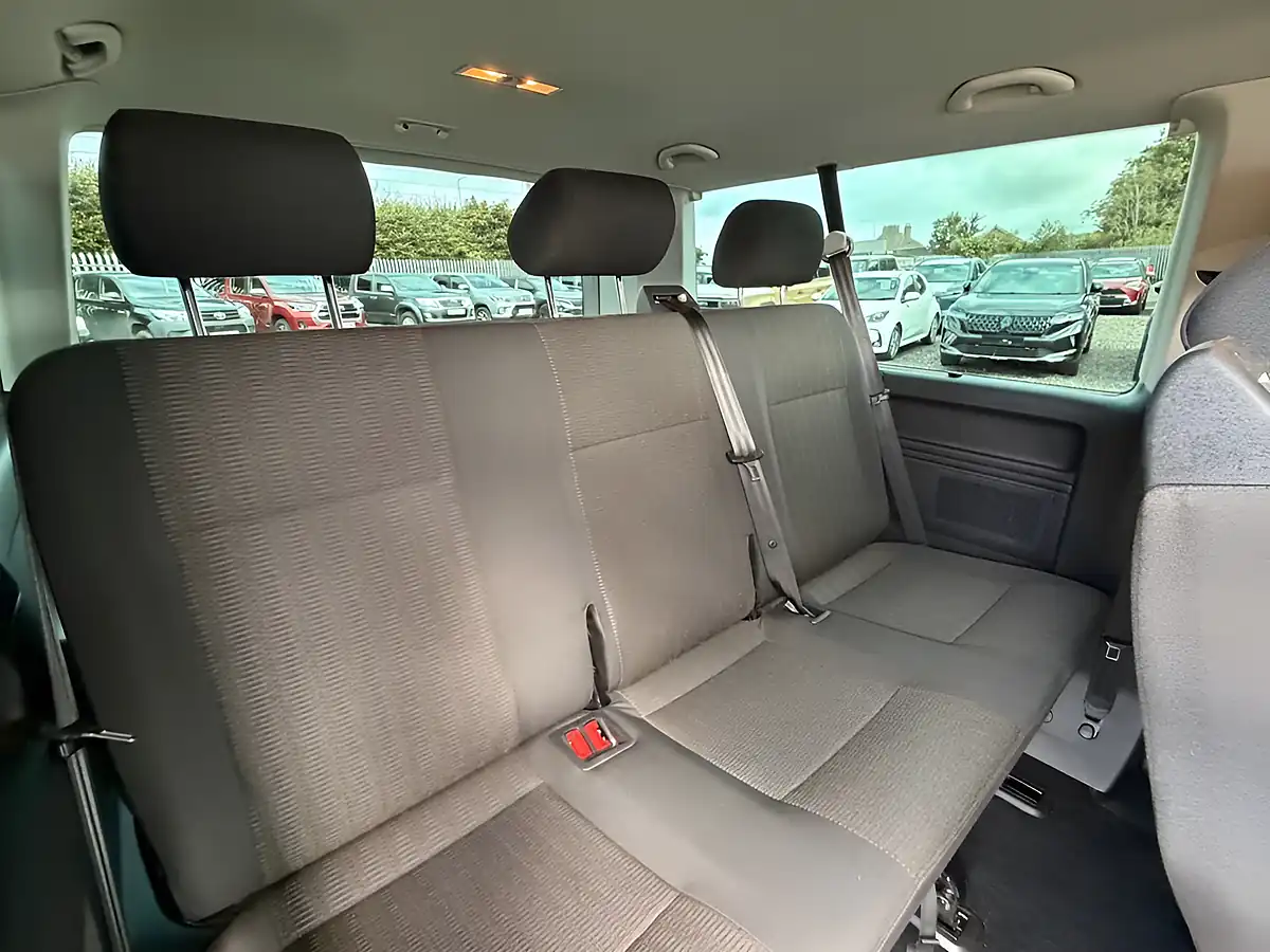Used 2019 Volkswagen Transporter Shuttle Se Black - Interior and Exterior details 13