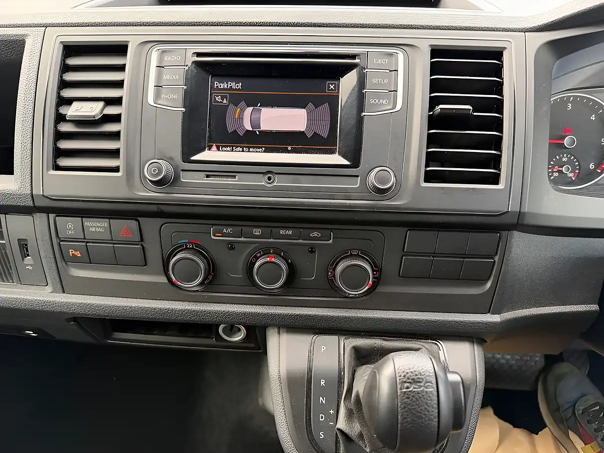 Used 2019 Volkswagen Transporter Shuttle Se Black - Interior and Exterior details 16
