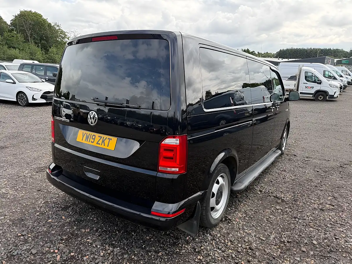 Used 2019 Volkswagen Transporter Shuttle Se Black - Interior and Exterior details 7