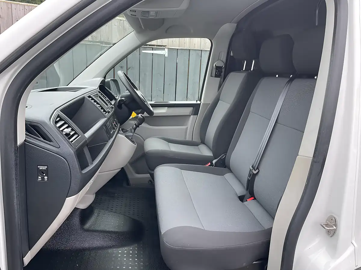 Used 2019 Volkswagen Transporter Startline Lwb White - Interior and Exterior details 16