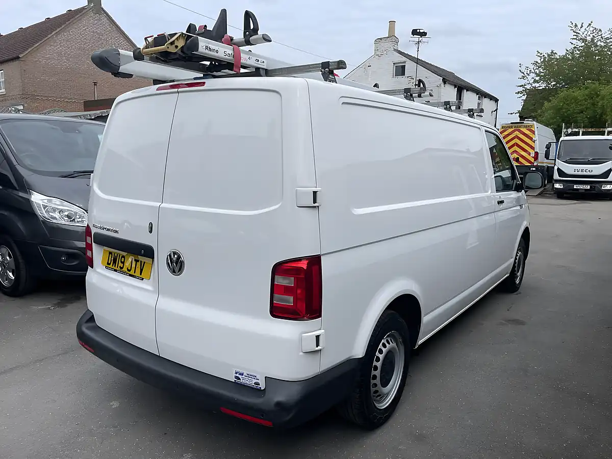 Used 2019 Volkswagen Transporter Startline Lwb White - Interior and Exterior details 7