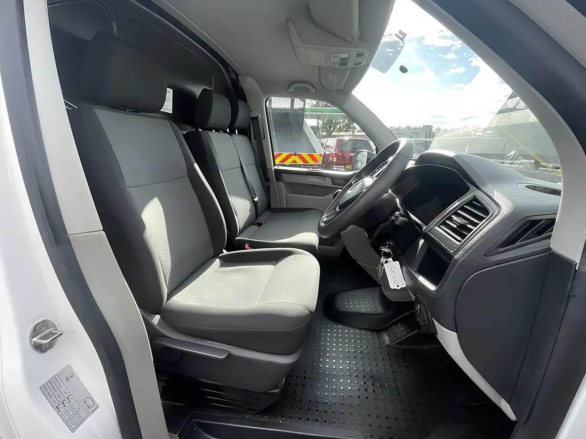 Used 2019 Volkswagen Transporter Startline Lwb White - Interior and Exterior details 10