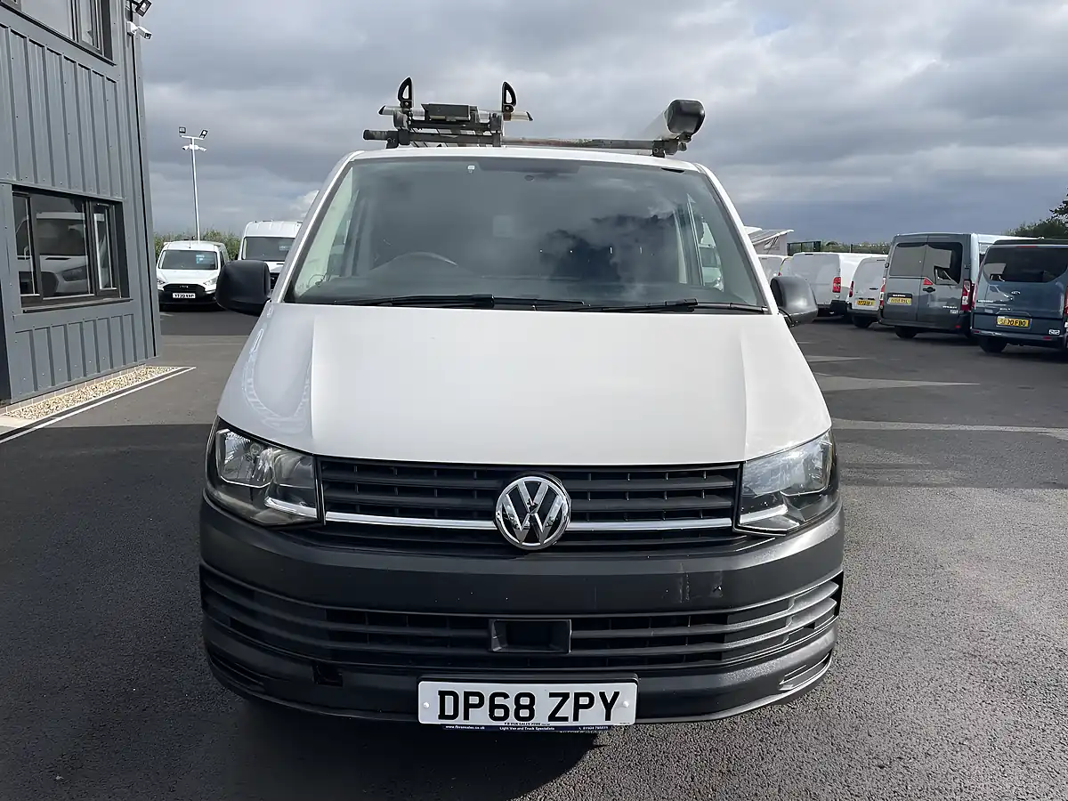 Used 2019 Volkswagen Transporter Startline Lwb White - Interior and Exterior details 3
