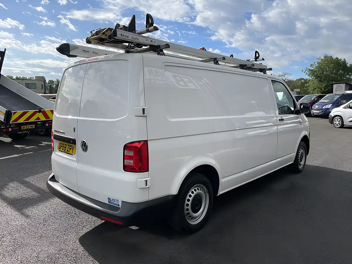 Used 2019 Volkswagen Transporter Startline Lwb White - Interior and Exterior details 5