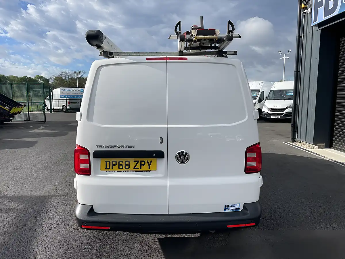 Used 2019 Volkswagen Transporter Startline Lwb White - Interior and Exterior details 6