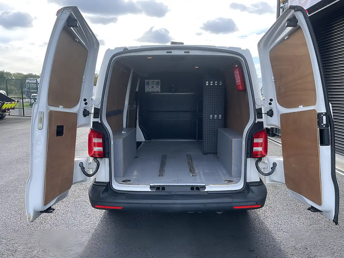 Used 2019 Volkswagen Transporter Startline Lwb White - Interior and Exterior details 11
