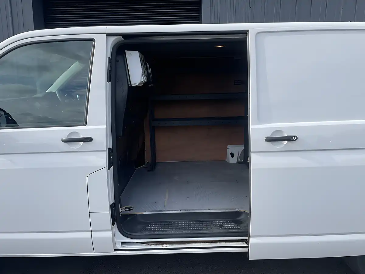 Used 2019 Volkswagen Transporter Startline Lwb White - Interior and Exterior details 13