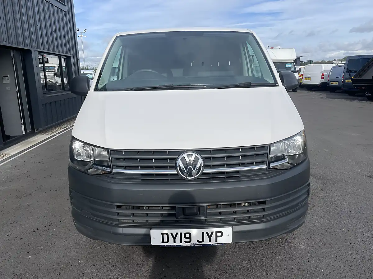 Used 2019 Volkswagen Transporter Startline Lwb White - Interior and Exterior details 3