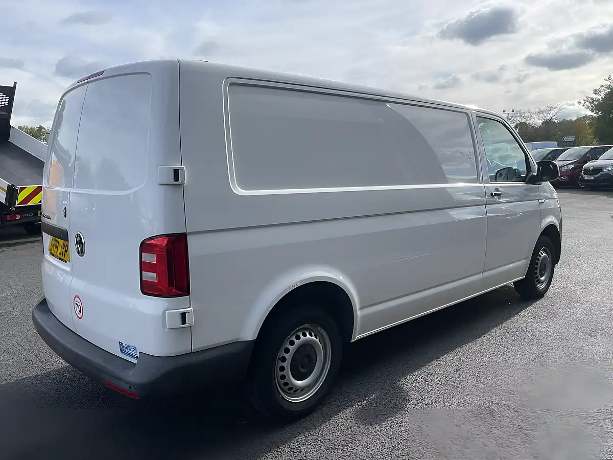 Used 2019 Volkswagen Transporter Startline Lwb White - Interior and Exterior details 5