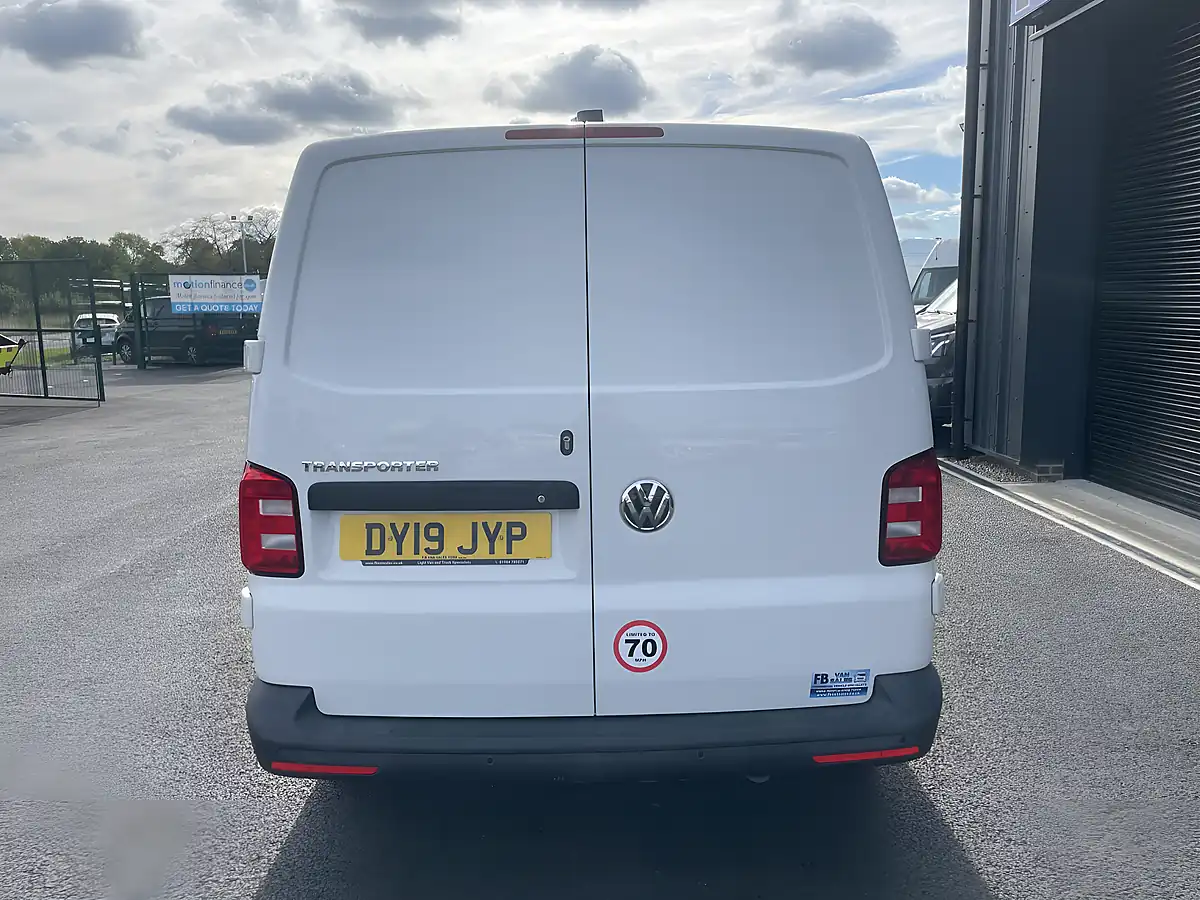 Used 2019 Volkswagen Transporter Startline Lwb White - Interior and Exterior details 6