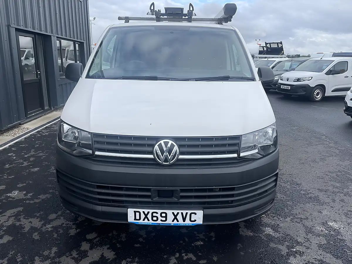 Used 2019 Volkswagen Transporter Startline Lwb White - Interior and Exterior details 3