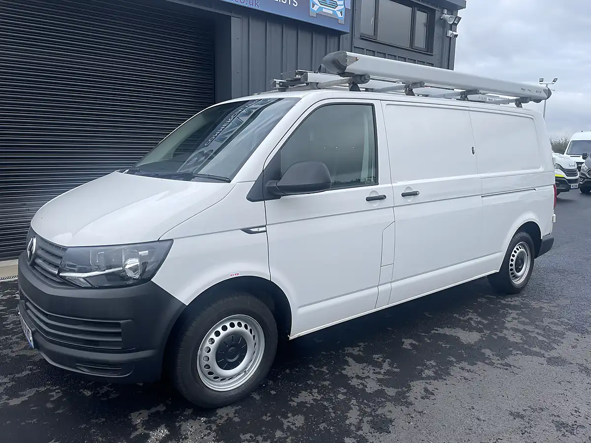 Used 2019 Volkswagen Transporter Startline Lwb White - Interior and Exterior details 4