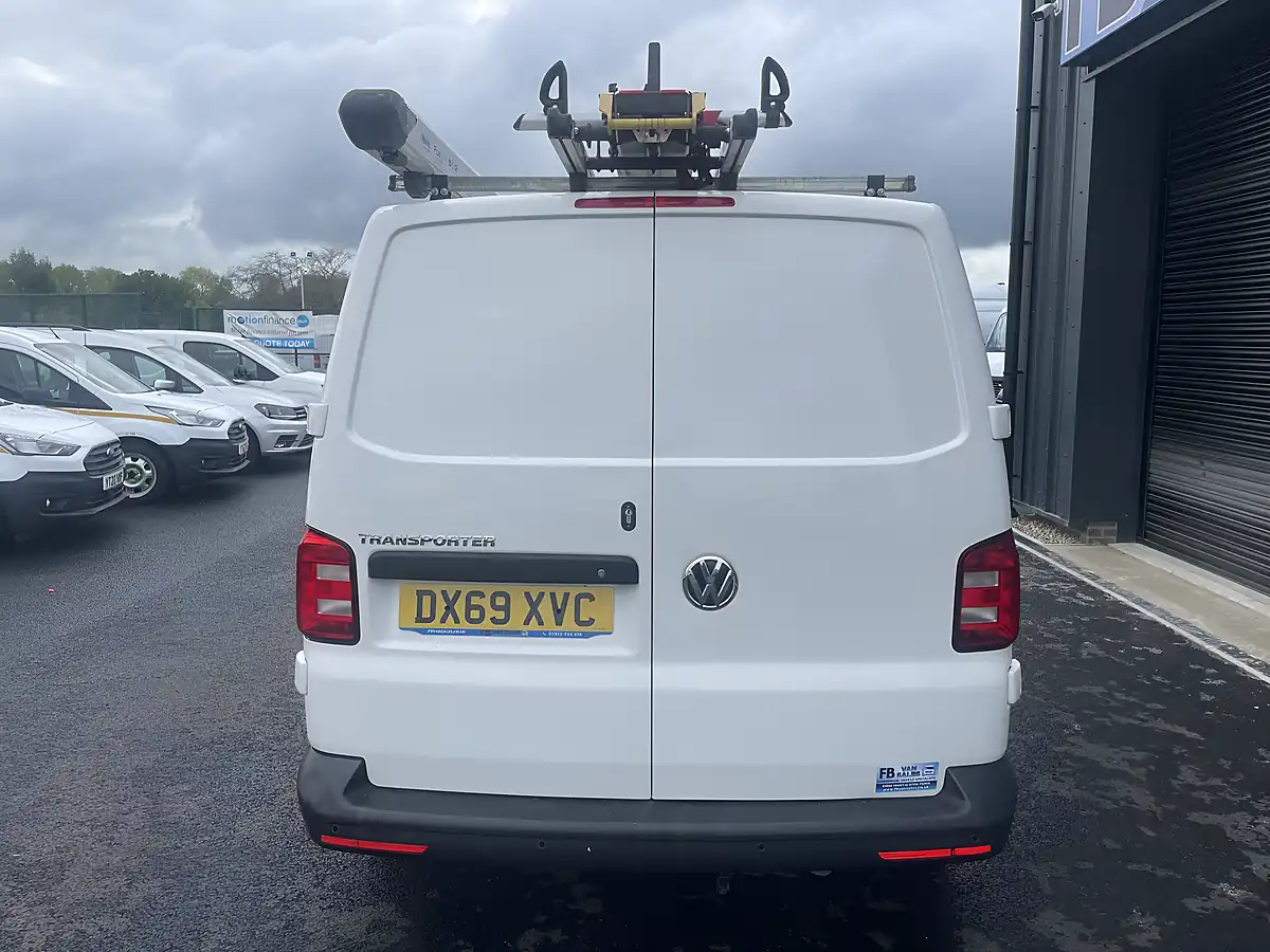 Used 2019 Volkswagen Transporter Startline Lwb White - Interior and Exterior details 6