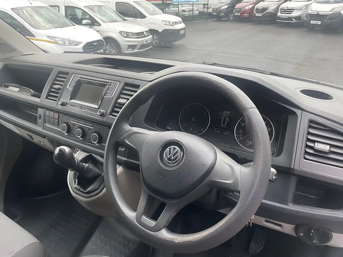 Used 2019 Volkswagen Transporter Startline Lwb White - Interior and Exterior details 8