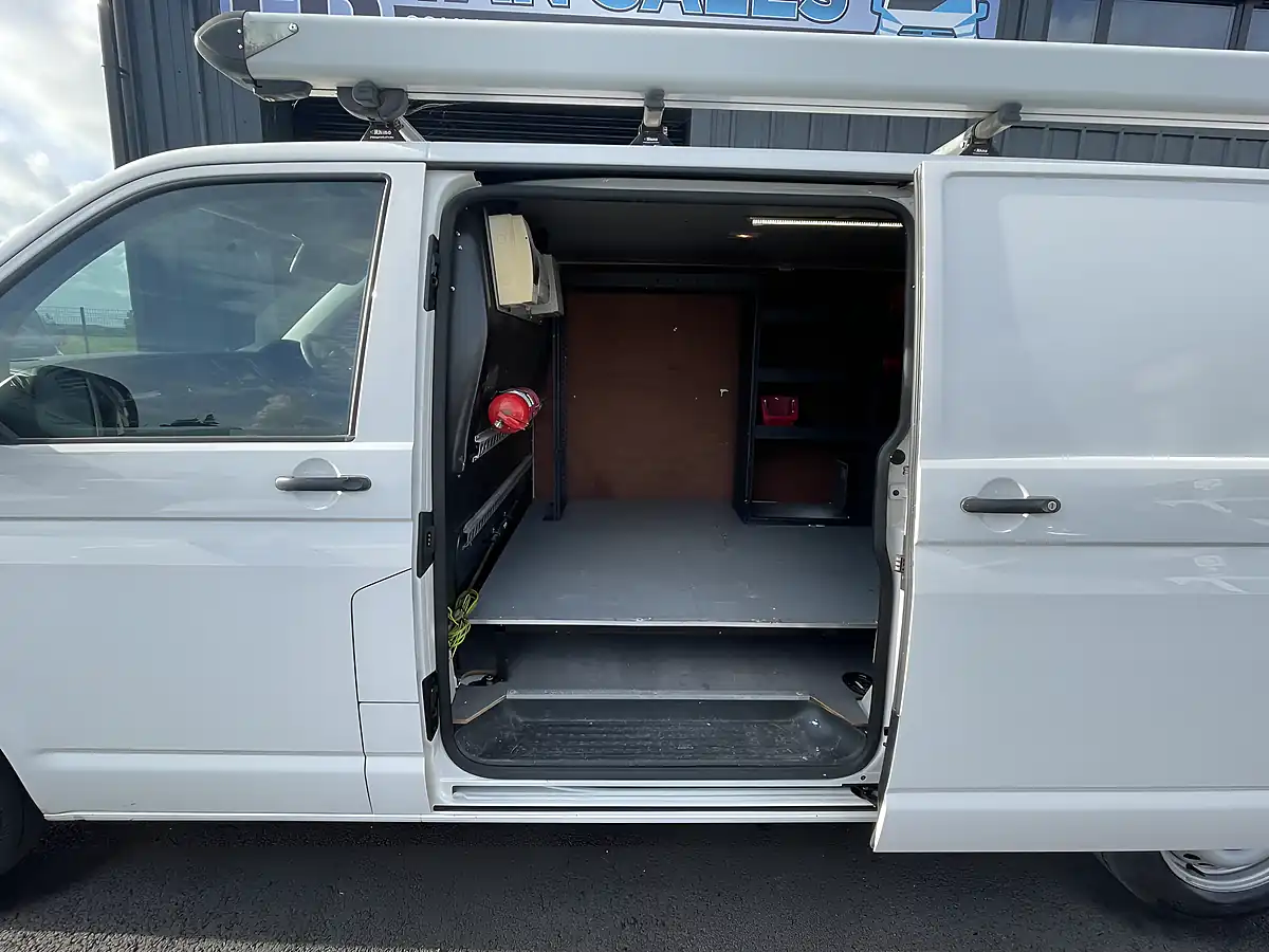Used 2019 Volkswagen Transporter Startline Lwb White - Interior and Exterior details 12