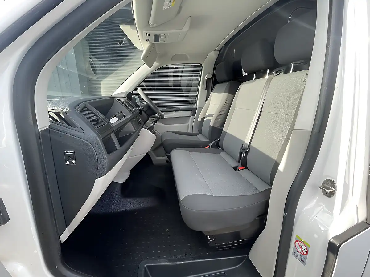Used 2019 Volkswagen Transporter Startline Lwb White - Interior and Exterior details 15