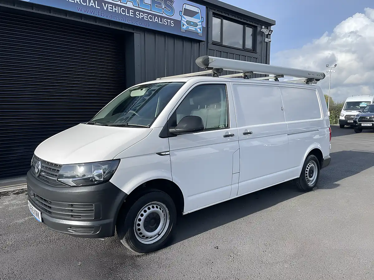 Used 2019 Volkswagen Transporter Startline Lwb White - Interior and Exterior details 2