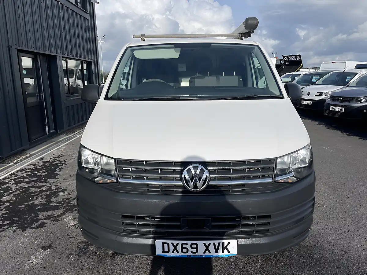 Used 2019 Volkswagen Transporter Startline Lwb White - Interior and Exterior details 3