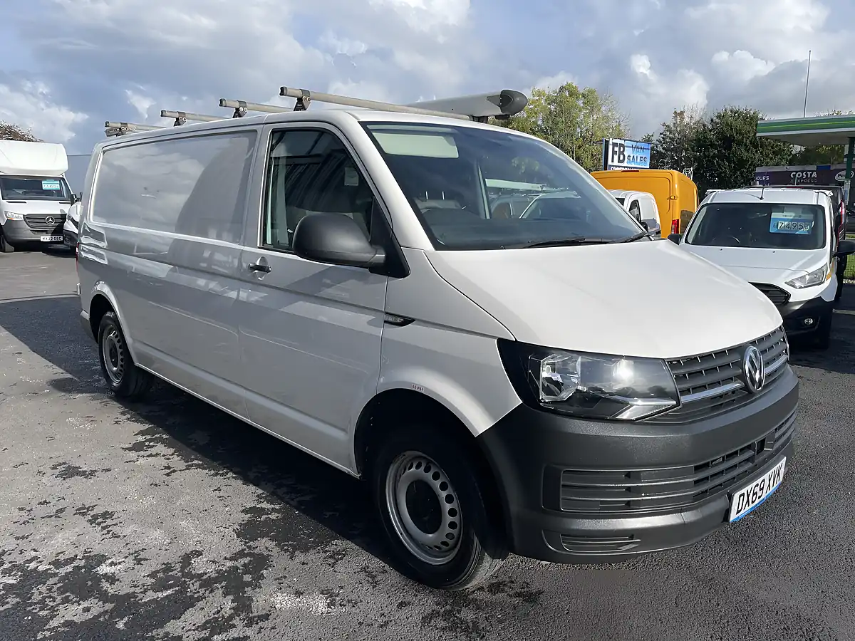 Used 2019 Volkswagen Transporter Startline Lwb White - Interior and Exterior details 4