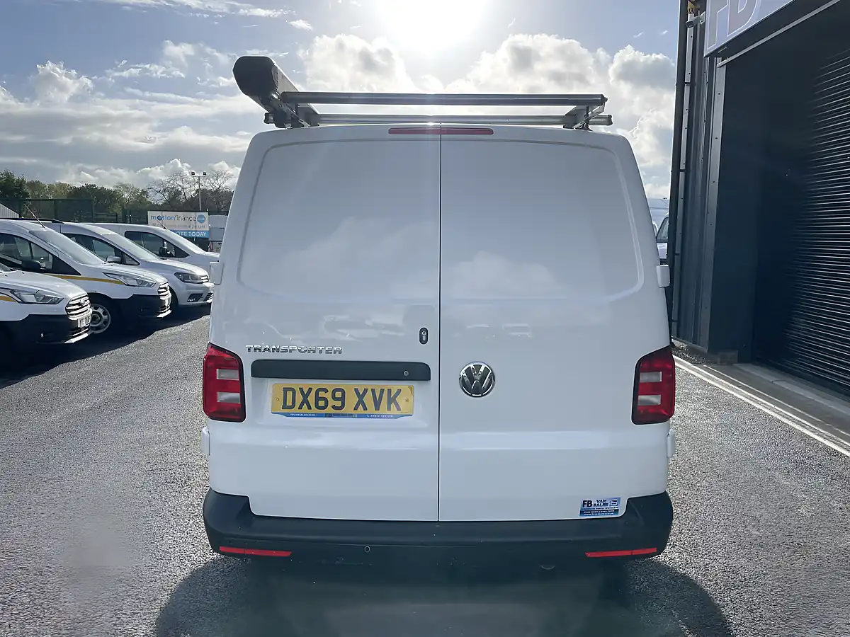 Used 2019 Volkswagen Transporter Startline Lwb White - Interior and Exterior details 6
