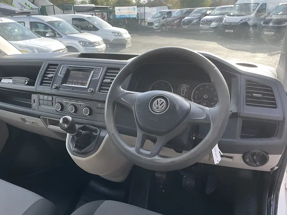 Used 2019 Volkswagen Transporter Startline Lwb White - Interior and Exterior details 8