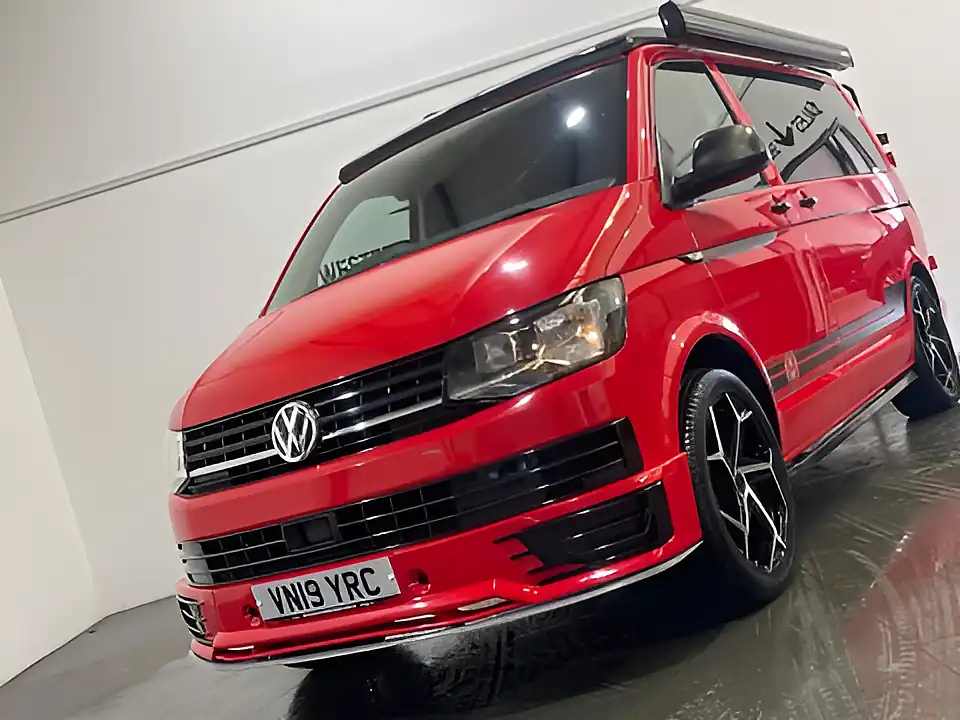 Used 2019 Volkswagen Transporter Startline Red - Interior and Exterior details 13