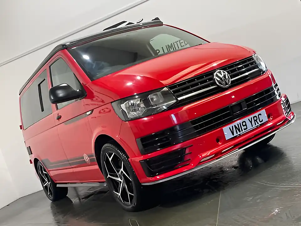 Used 2019 Volkswagen Transporter Startline Red - Interior and Exterior details 16