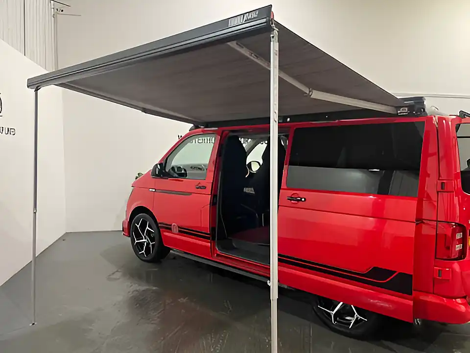 Used 2019 Volkswagen Transporter Startline Red - Interior and Exterior details 18