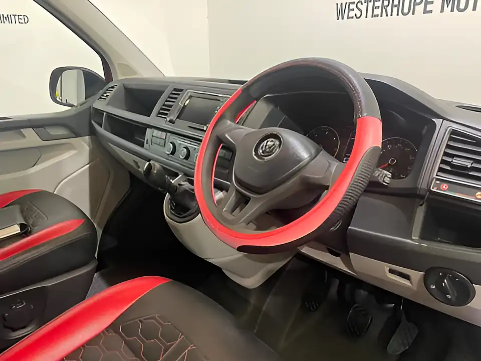Used 2019 Volkswagen Transporter Startline Red - Interior and Exterior details 3