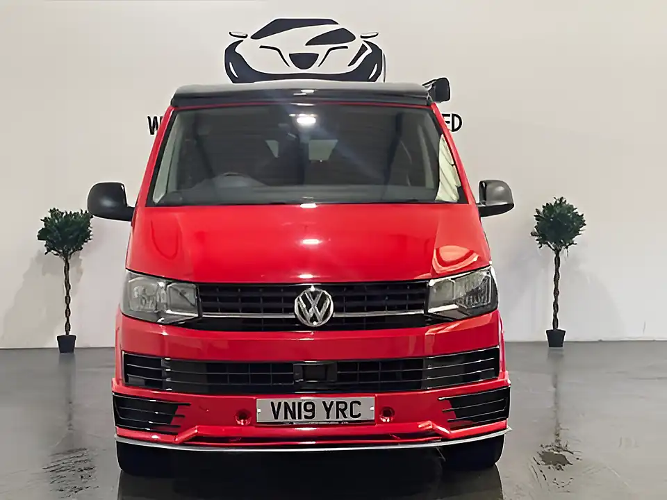 Used 2019 Volkswagen Transporter Startline Red - Interior and Exterior details 8