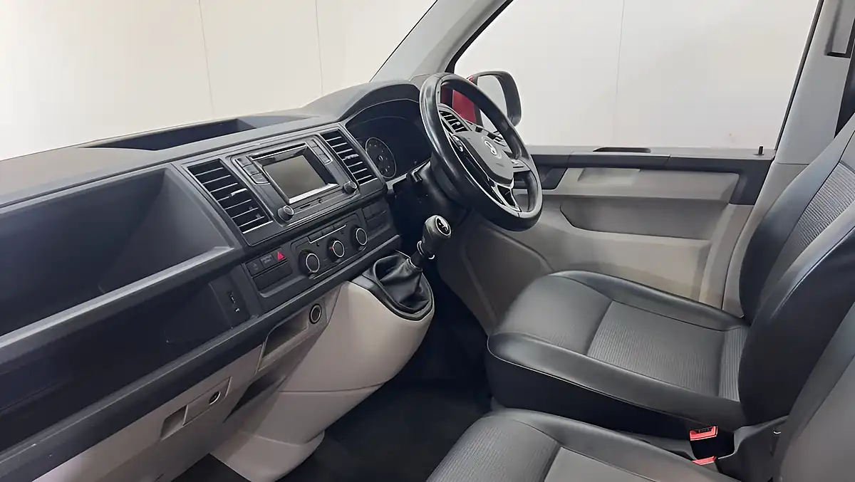 Used 2019 Volkswagen Transporter Startline Red - Interior and Exterior details 13