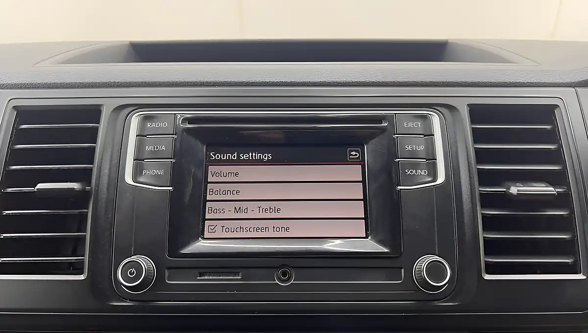 Used 2019 Volkswagen Transporter Startline Red - Interior and Exterior details 16