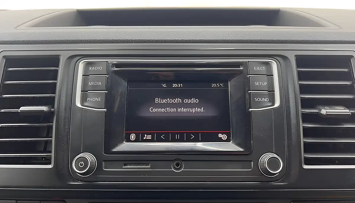 Used 2019 Volkswagen Transporter Startline Red - Interior and Exterior details 18