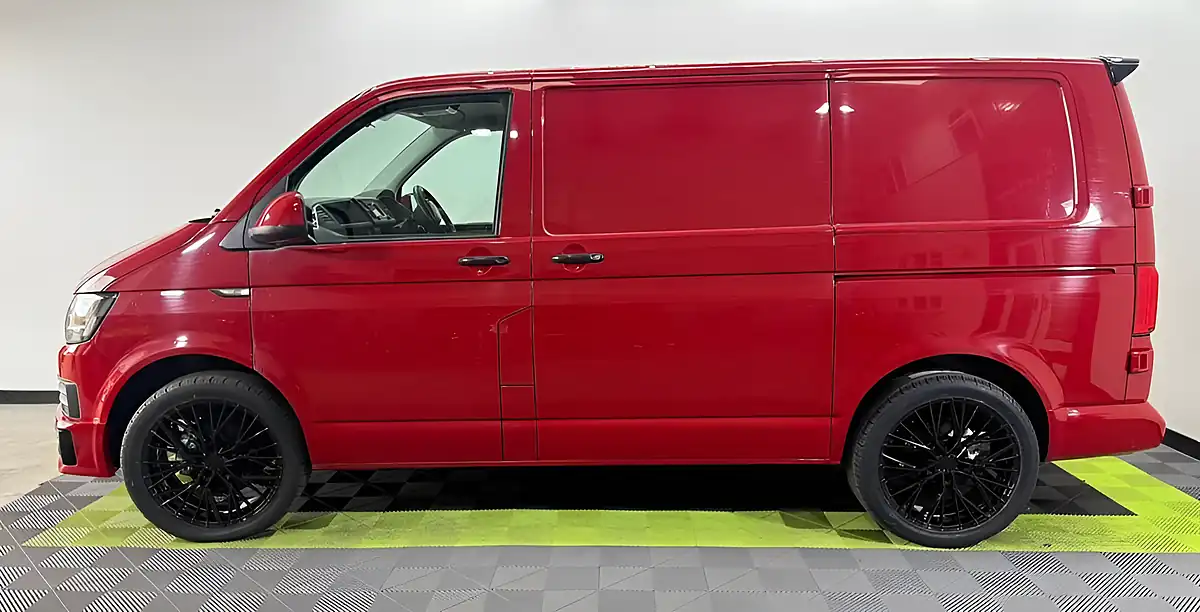 Used 2019 Volkswagen Transporter Startline Red - Interior and Exterior details 7