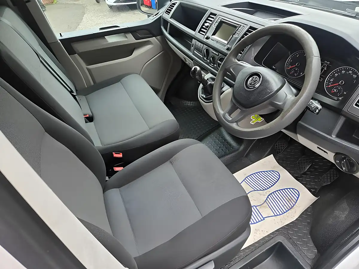 Used 2019 Volkswagen Transporter Startline White - Interior and Exterior details 13