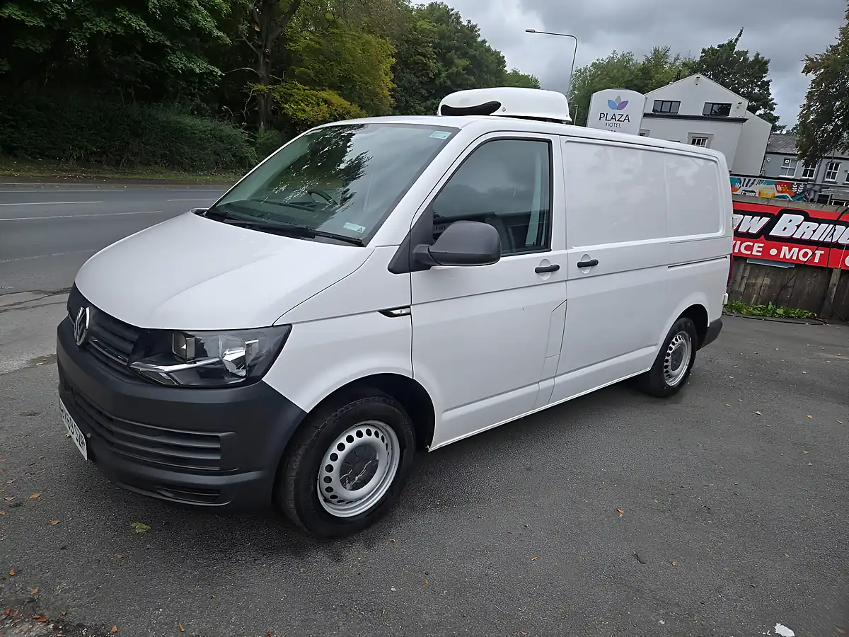 Used 2019 Volkswagen Transporter Startline White - Interior and Exterior details 3