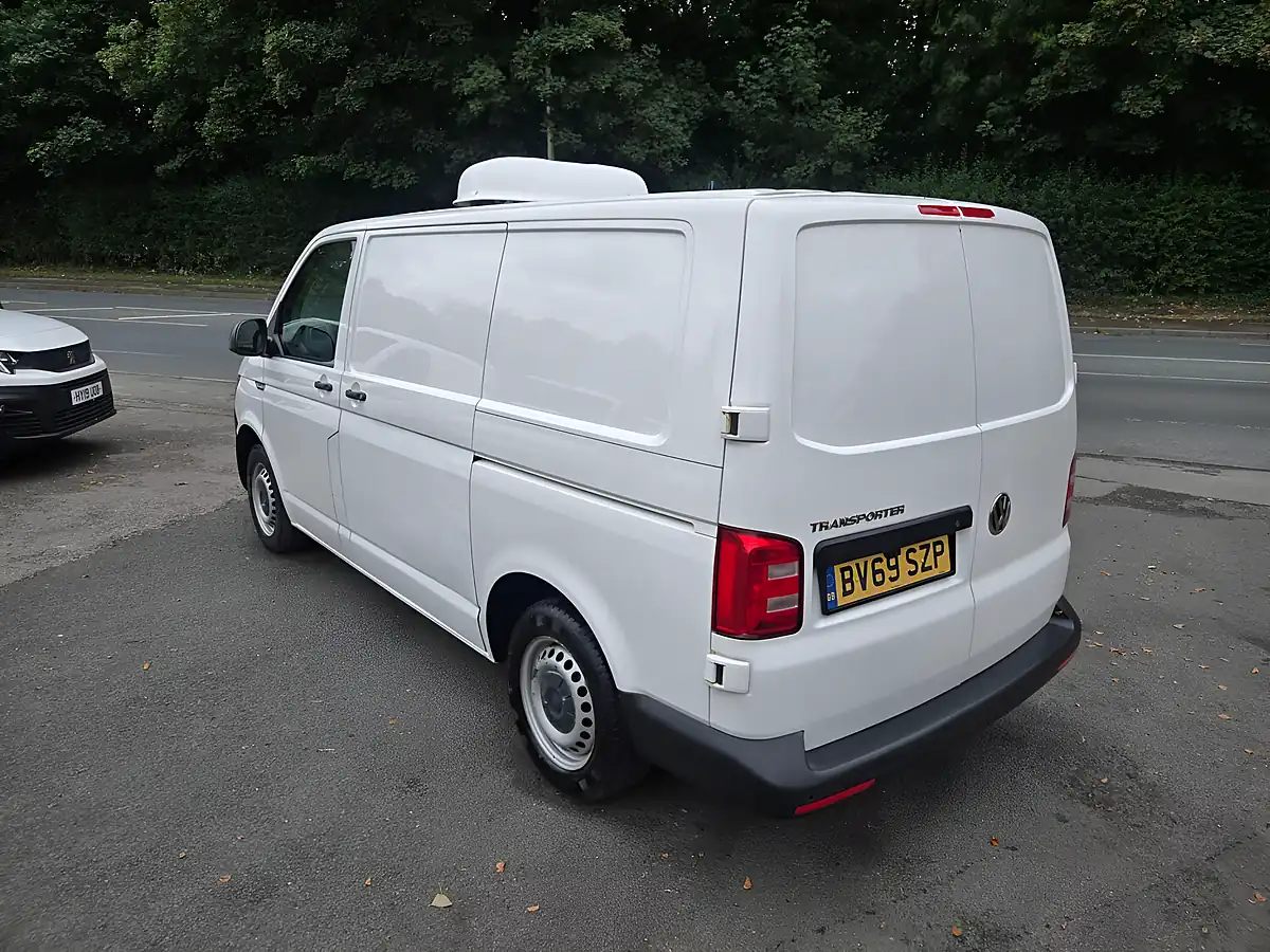 Used 2019 Volkswagen Transporter Startline White - Interior and Exterior details 7