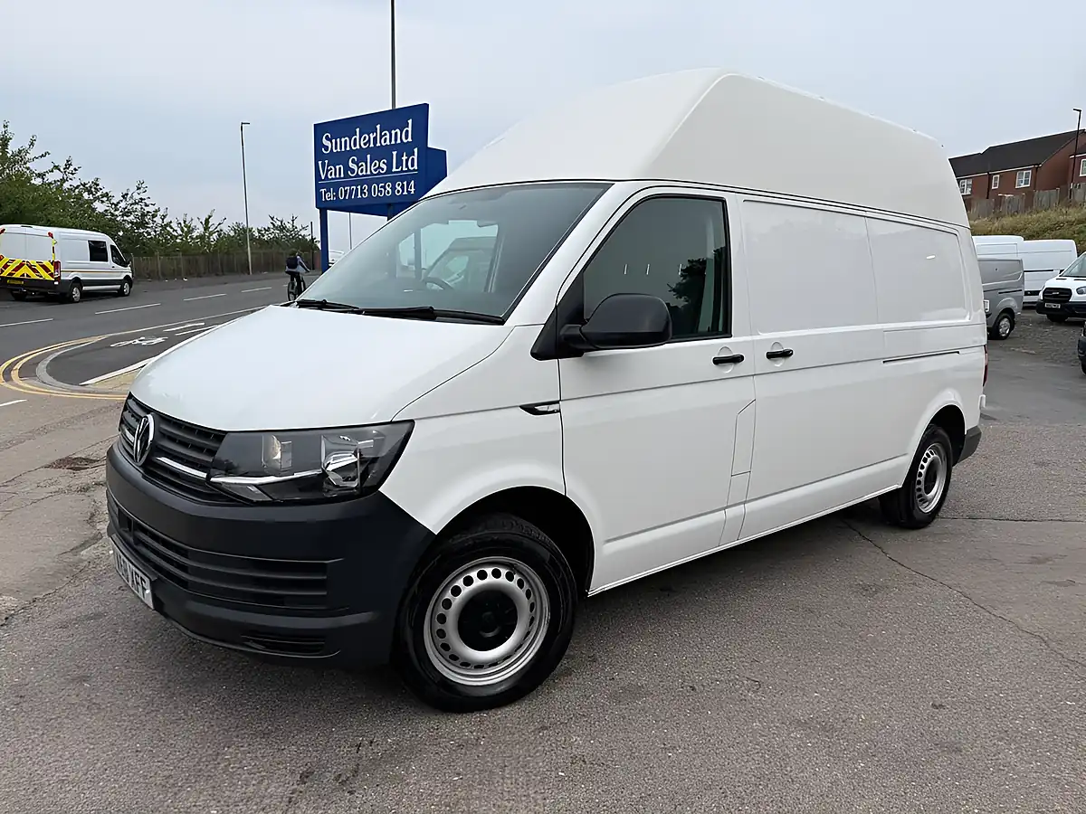 Used 2019 Volkswagen Transporter Startline White - Front View