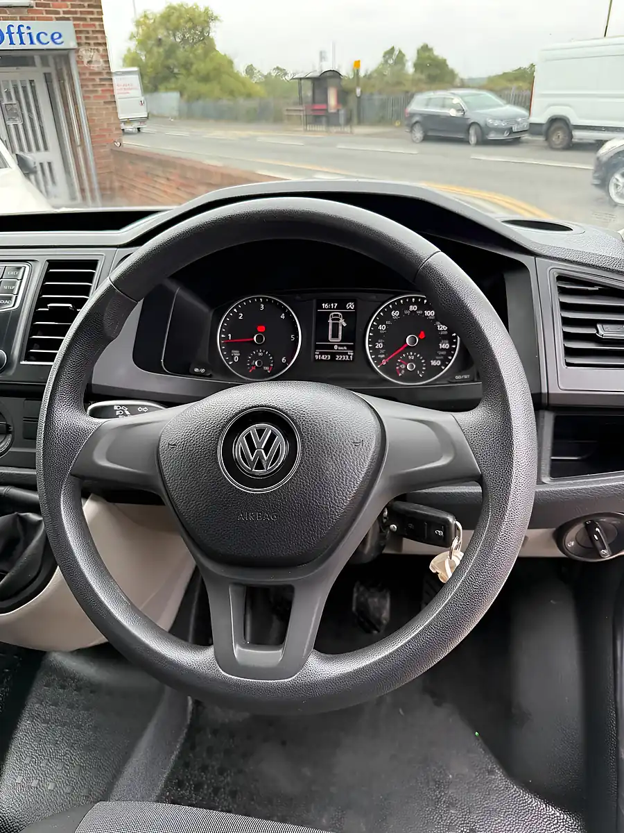 Used 2019 Volkswagen Transporter Startline White - Interior and Exterior details 13