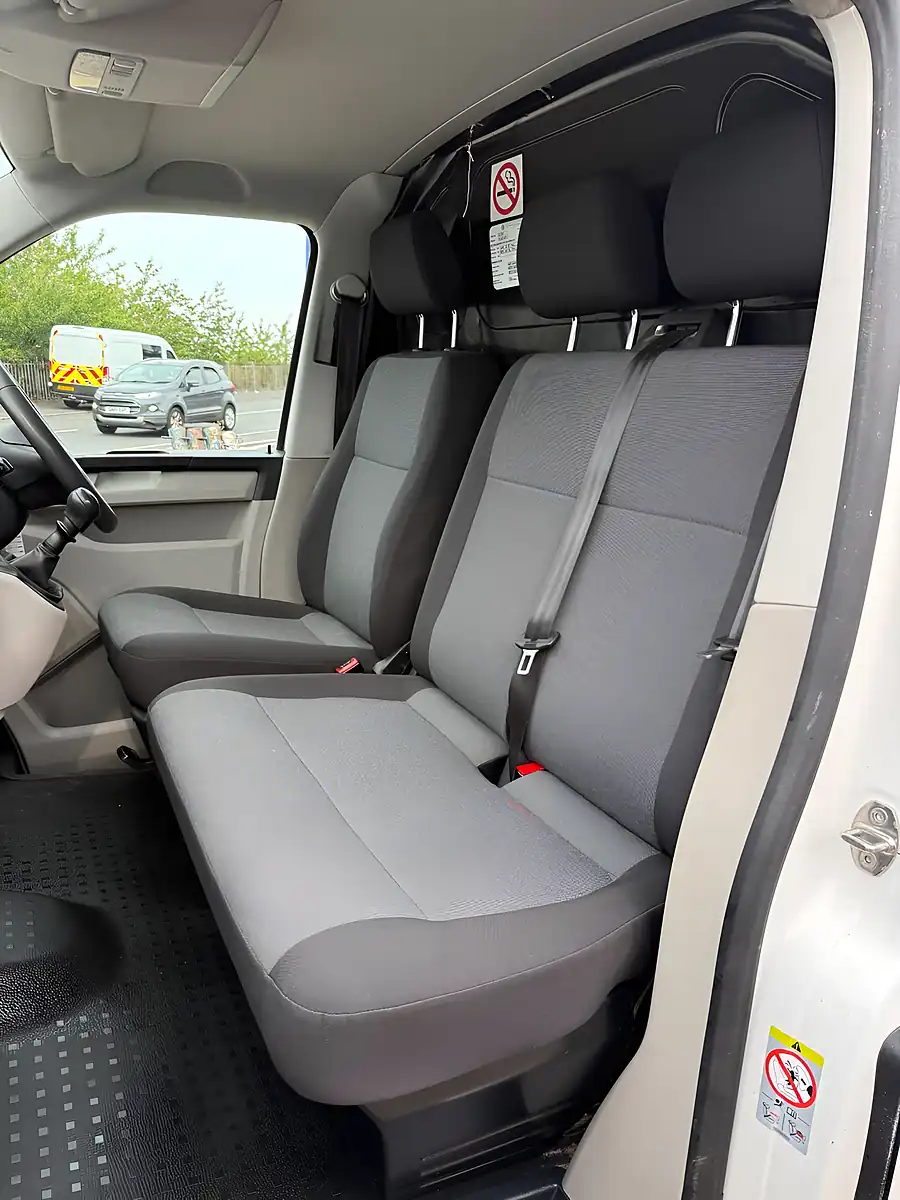 Used 2019 Volkswagen Transporter Startline White - Interior and Exterior details 17