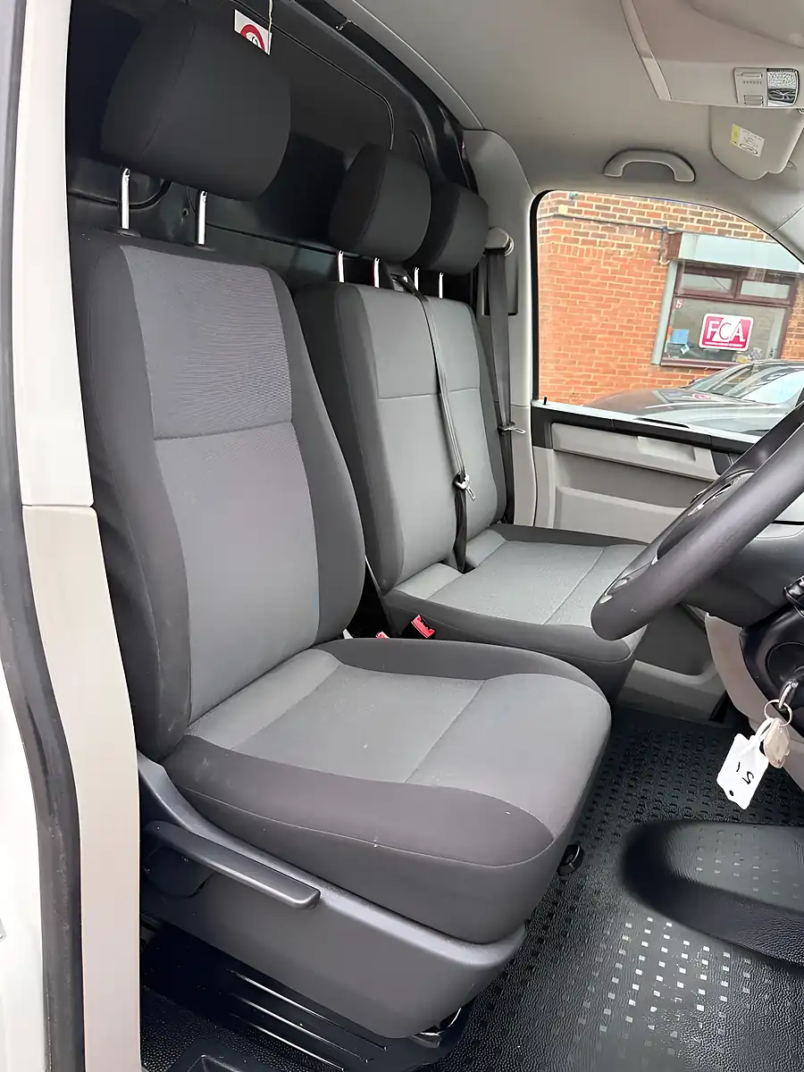 Used 2019 Volkswagen Transporter Startline White - Interior and Exterior details 20