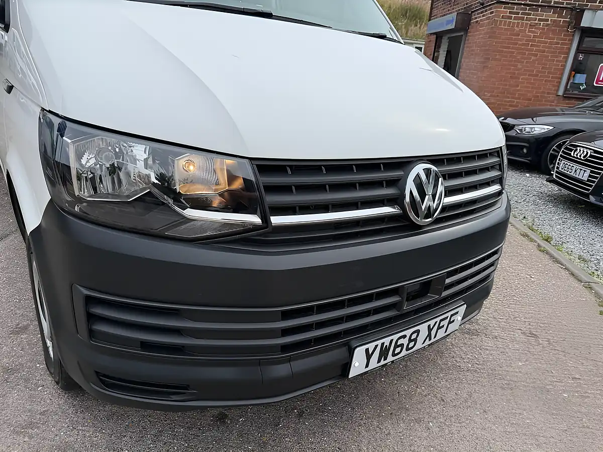 Used 2019 Volkswagen Transporter Startline White - Interior and Exterior details 7
