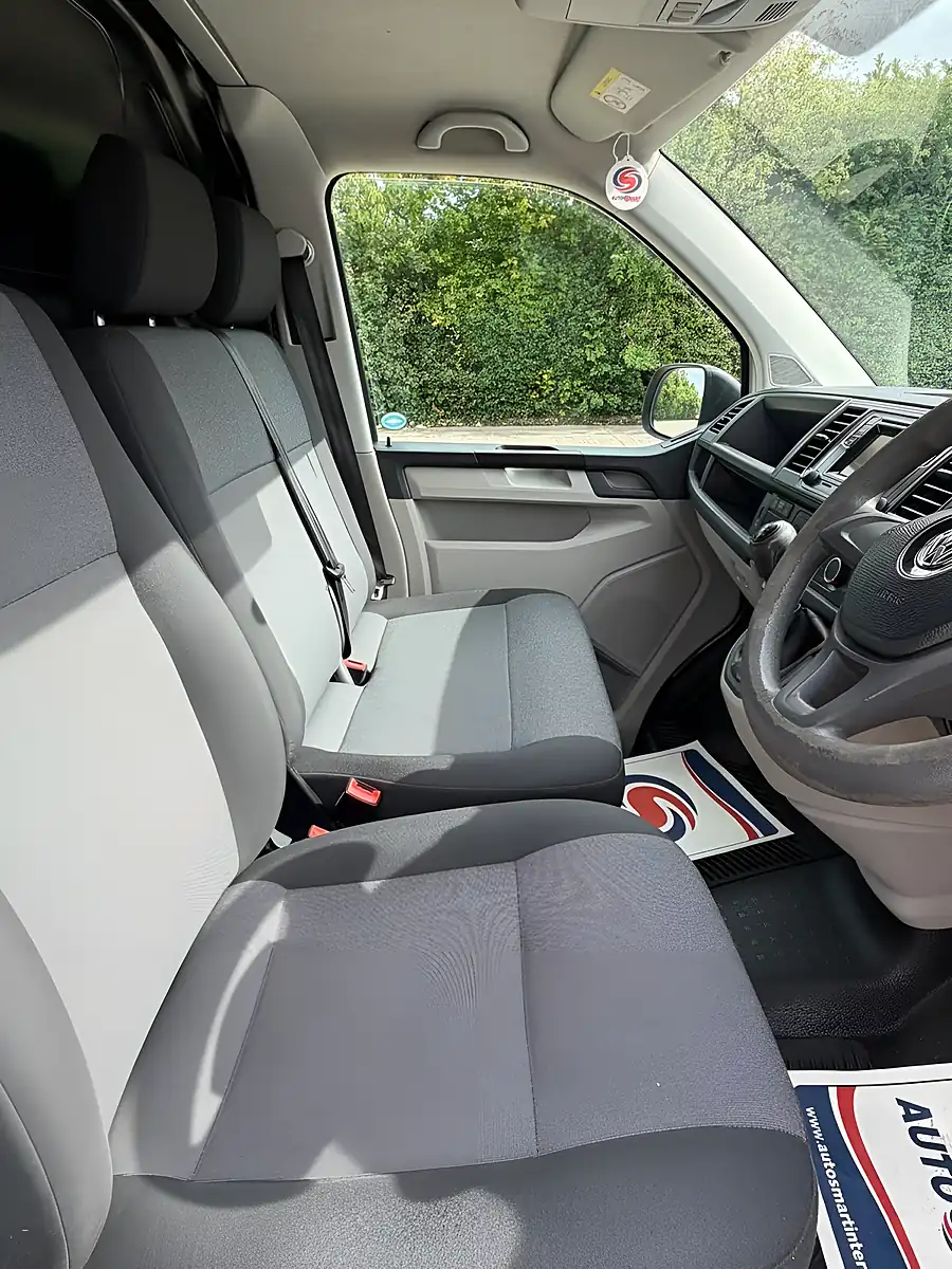 Used 2019 Volkswagen Transporter Startline White - Interior and Exterior details 12